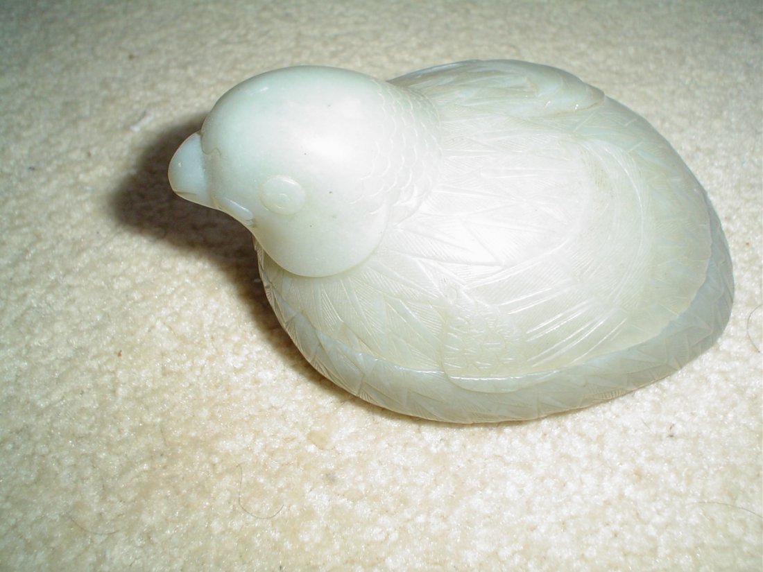 Chinese qing dynasty jade bird carving.