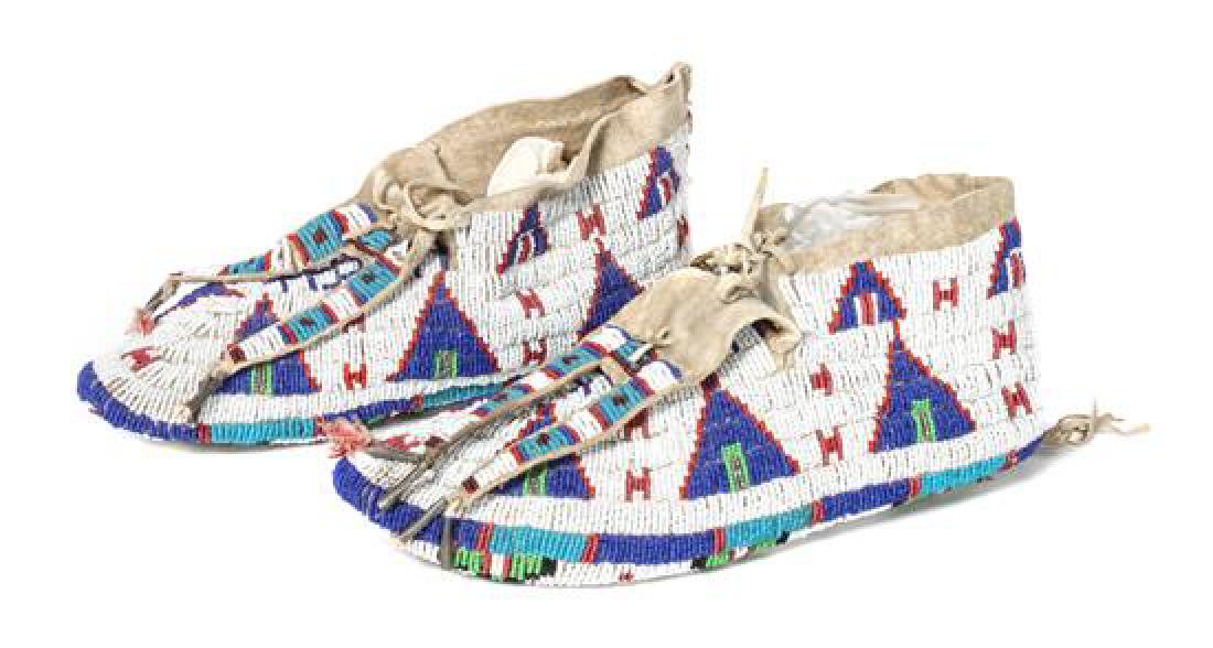 Pair of Sioux Fully Beaded Moccasins Length 10 3/4 (1 of 1)