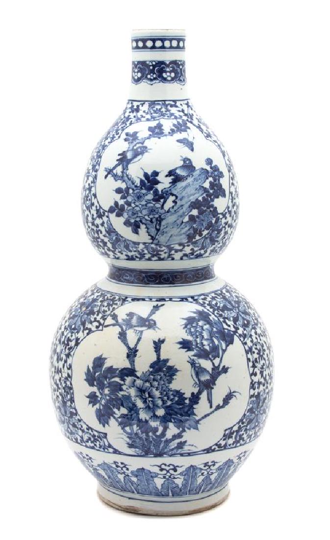A Chinese Export Blue and White Porcelain Gourd Vase (1 of 1)