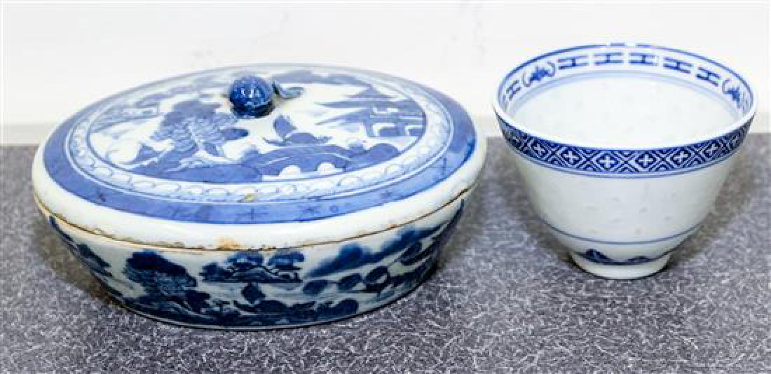 A Chinese Export Porcelain Blue and White Oval Small (1 of 1)