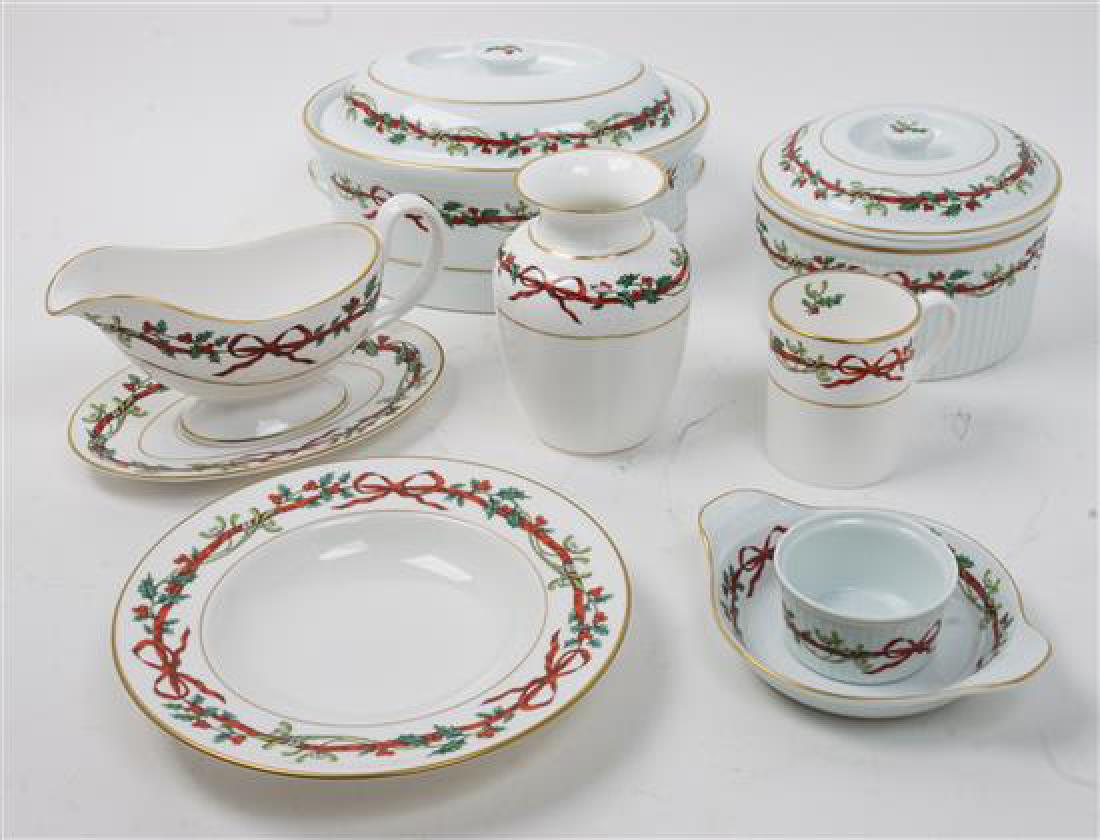 A Royal Worcester Porcelain Dinner Service (1 of 1)