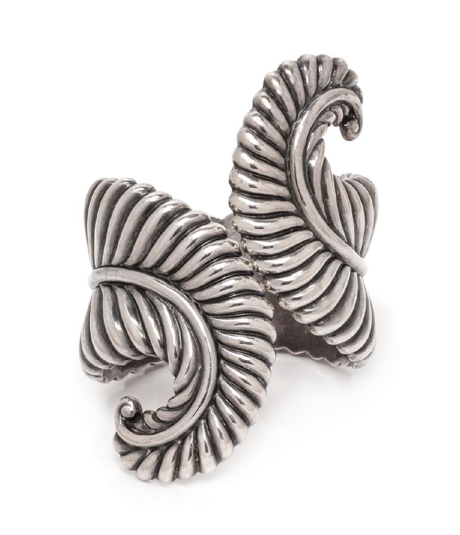 A Sterling Silver Fern Motif Clamper Bracelet, Los (1 of 1)