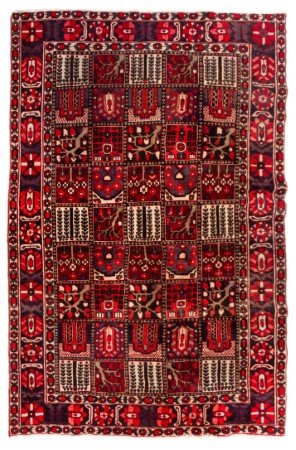 A Bakhtiari Wool Rug 10 feet x 6 feet 9 inches. (1 of 1)