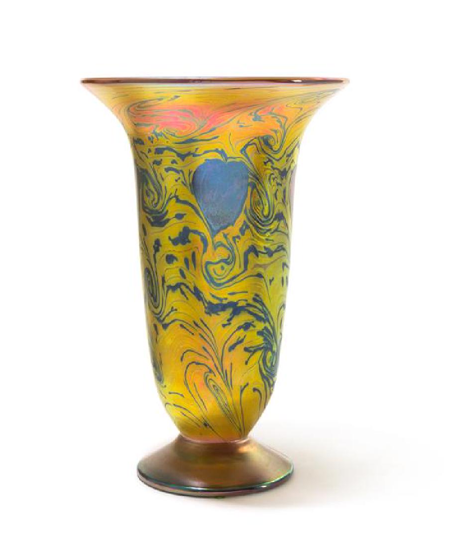 Lundberg Studios, DAVENPORT, CA, 2001, glass vase,: Lundberg Studios DAVENPORT, CA, 2001 glass vase, marked 042604 signed and dated on underneath Height 9 inches Estimate $100-200 Property from the Collection of James Lee Soffer, Pittsburgh, Pennsylvan