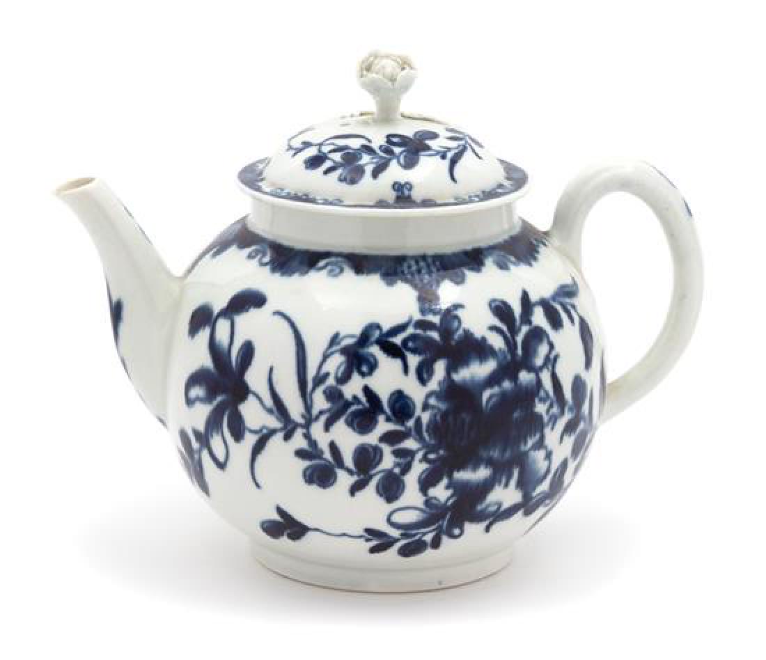 A Worcester Porcelain Mansfield Pattern Teapot (1 of 3)