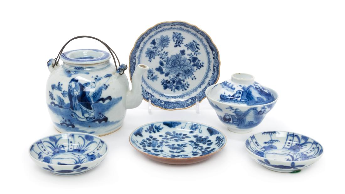 Six Chinese Blue and White Glazed Porcelain Articles (1 of 2)