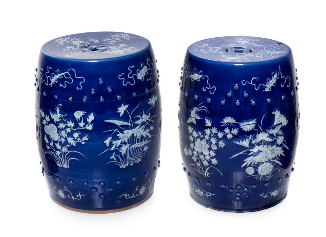 * A Pair of Chinese Blue and White Porcelain Garden (1 of 2)