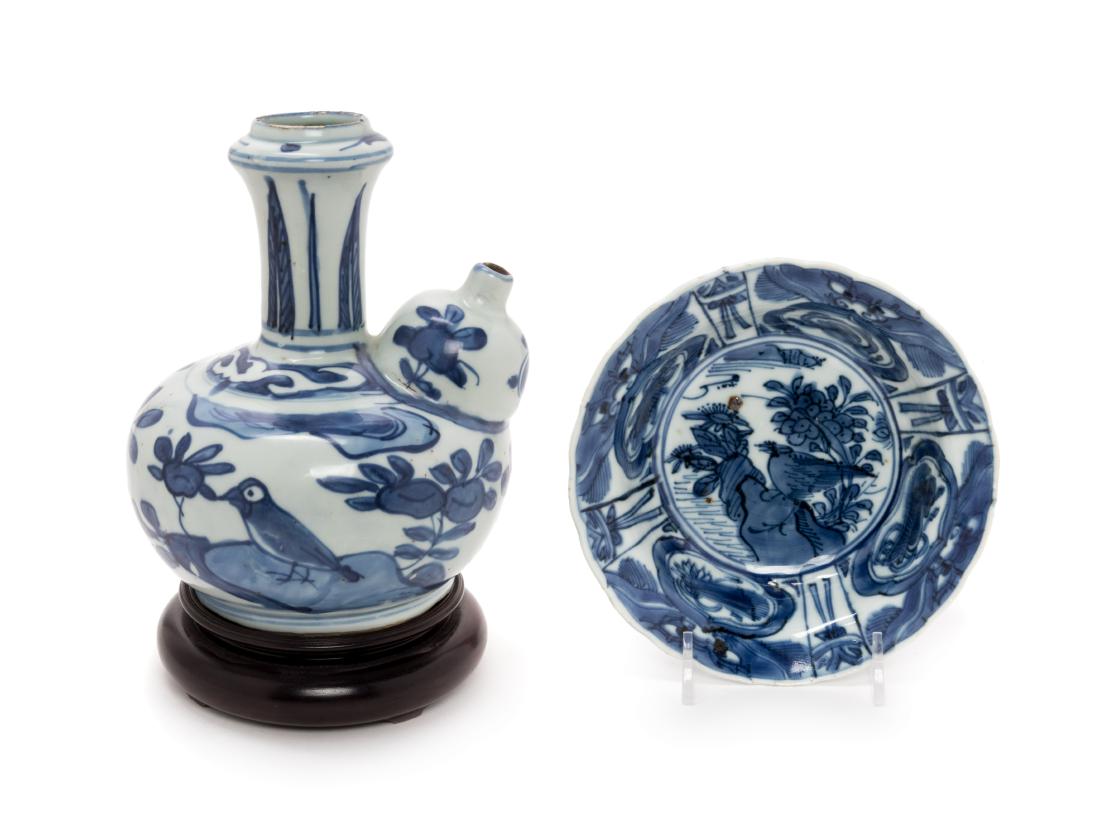 * Two Chinese Export Blue and White Porcelain Articles (1 of 1)