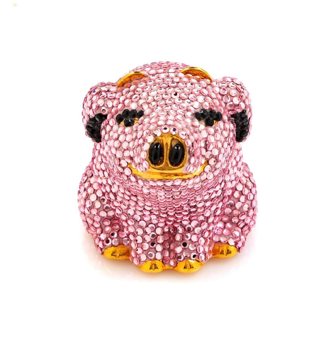 Judith Leiber Pig Pill Box: Judith Leiber Pig Pill Box Together with a Judith Leiber dustbag. Stamp: Judith Leiber Estimate $80-100 The stated overall condition of the lot is based on the assumption that the wear is consistent w