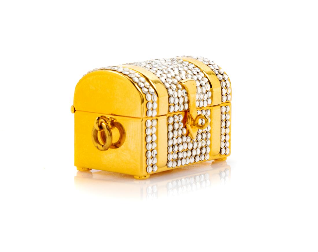 Judith Leiber Treasure Chest Pill Box: Judith Leiber Treasure Chest Pill Box Together with a dust bag. Estimate $80-100 The stated overall condition of the lot is based on the assumption that the wear is consistent with age and use. As eve