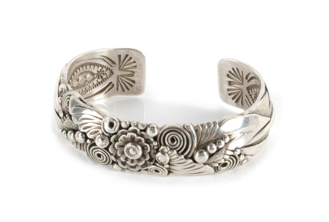 Ben Begaye Length 5 7/8 x opening 7/8 x width 3/4 (1 of 2)