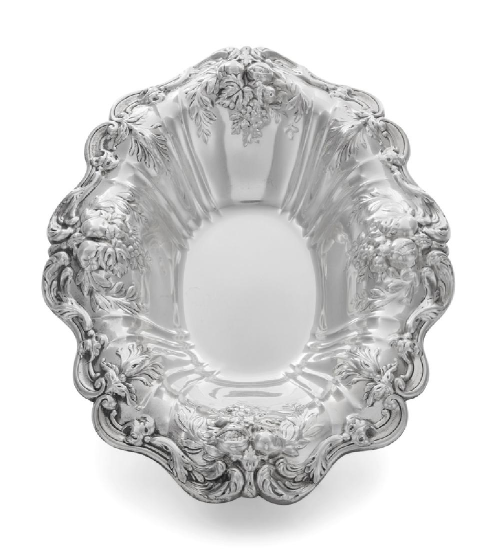 An American Silver Centerpiece Bowl: An American Silver Centerpiece Bowl Reed & Barton, Taunton, MA Francis I pattern. marked 'Sterling' and 'X566F' on underside 23 ozt 12 dwts Width 12 1/2 inches.