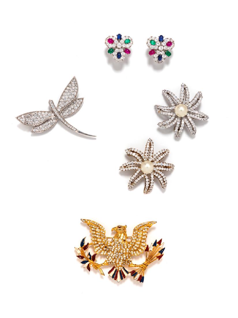 A collection of jewelry, 1960-80s: A collection of jewelry, 1960-80s One pair of earrings and four brooches. The earrings are made of sterling silver with colored stone cabochons and rhinestones with clip backs. Asymmetrical shape, l