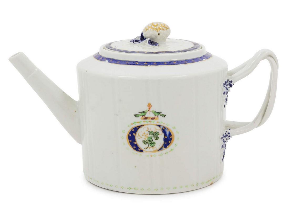 A Chinese Export Teapot 19th Century  Heigh (1 of 1)