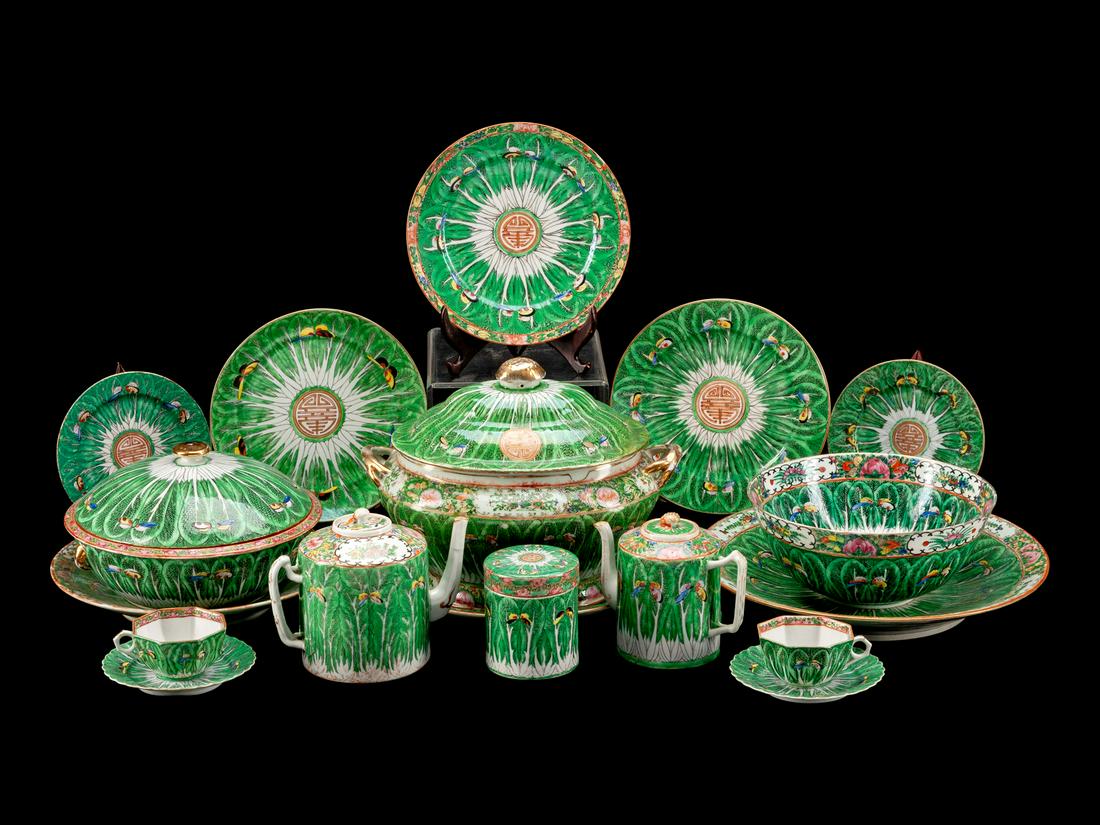A Chinese Export Porcelain Cabbage Leaf Part Dinner (1 of 1)