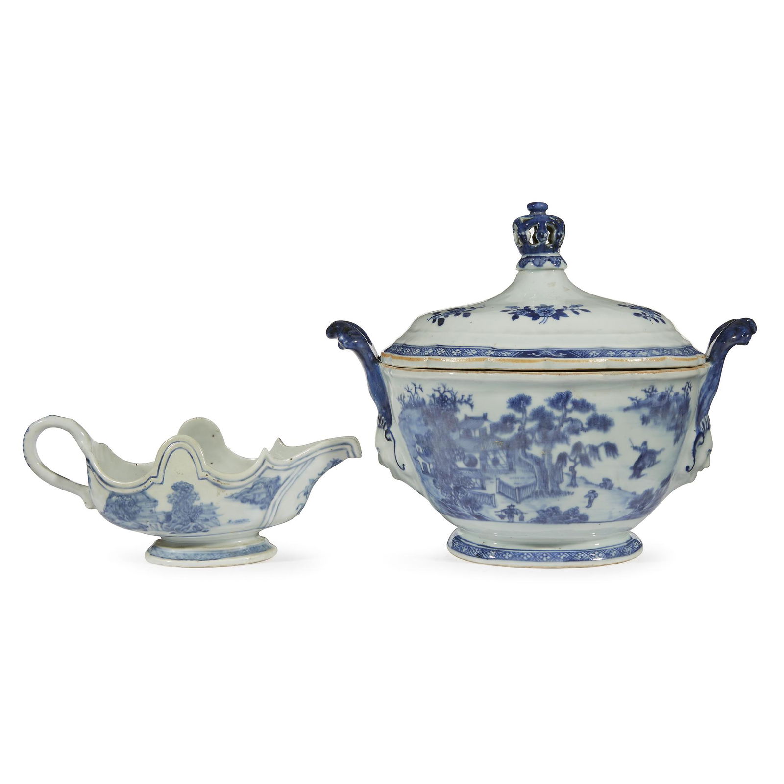 A Chinese blue and white export porcelain tureen and a (1 of 2)