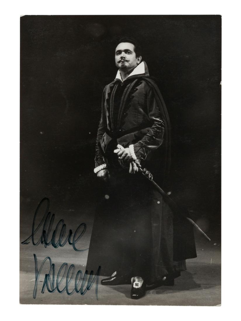 [20TH-CENTURY OPERA SINGERS]. A group of 6 photographs (1 of 6)
