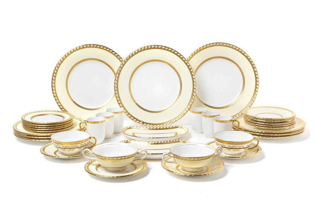 A Mintons Porcelain Dinner Service (1 of 1)