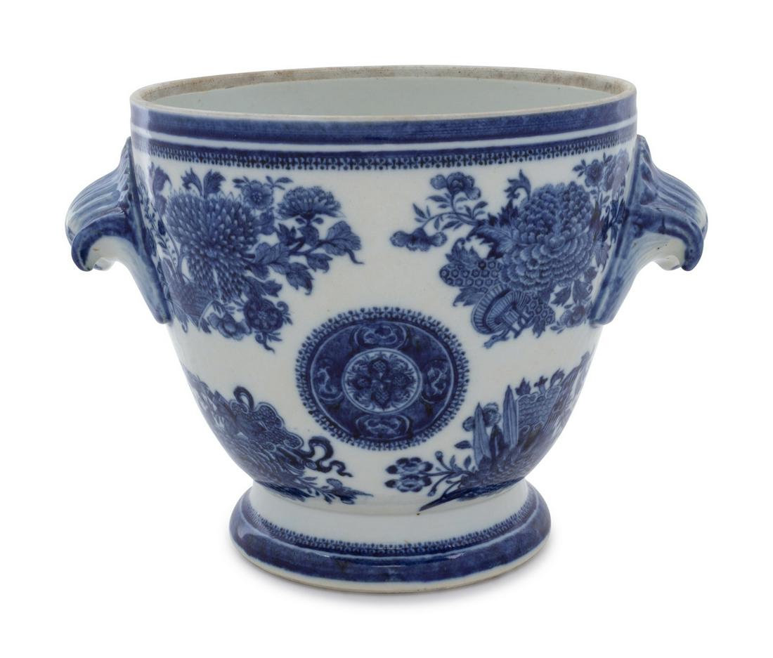 A Chinese Export Blue Fitzhugh Porcelain Jardiniere (1 of 1)