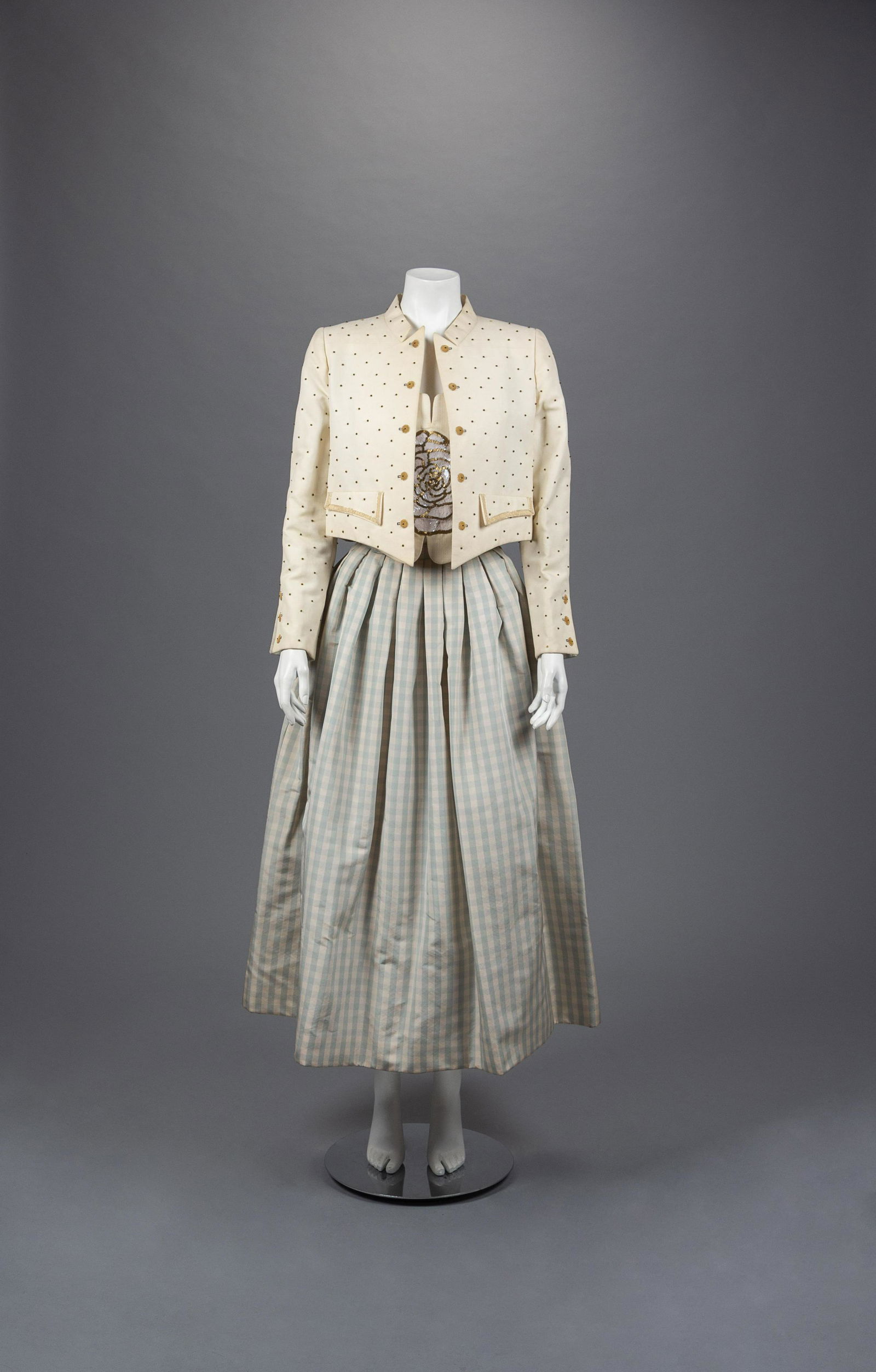 Geoffrey Beene Ensemble, Spring 1988 (1 of 6)