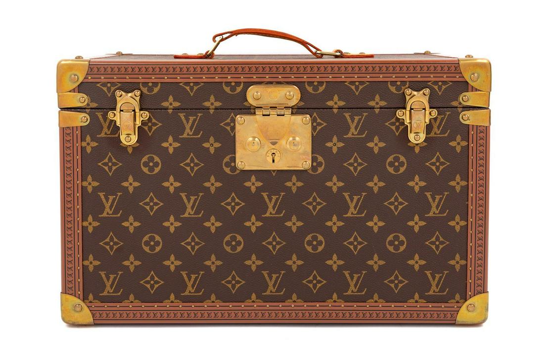 Louis Vuitton Boite Pharmacie Cosmetic Case, c.2000: Louis Vuitton Boite Pharmacie Cosmetic Case, c.2000 Made with monogram LV leather, trimmed with brown stamped with LV, and finished with goldtone hardware. Goldtone hardware is stamped with LV and Lou