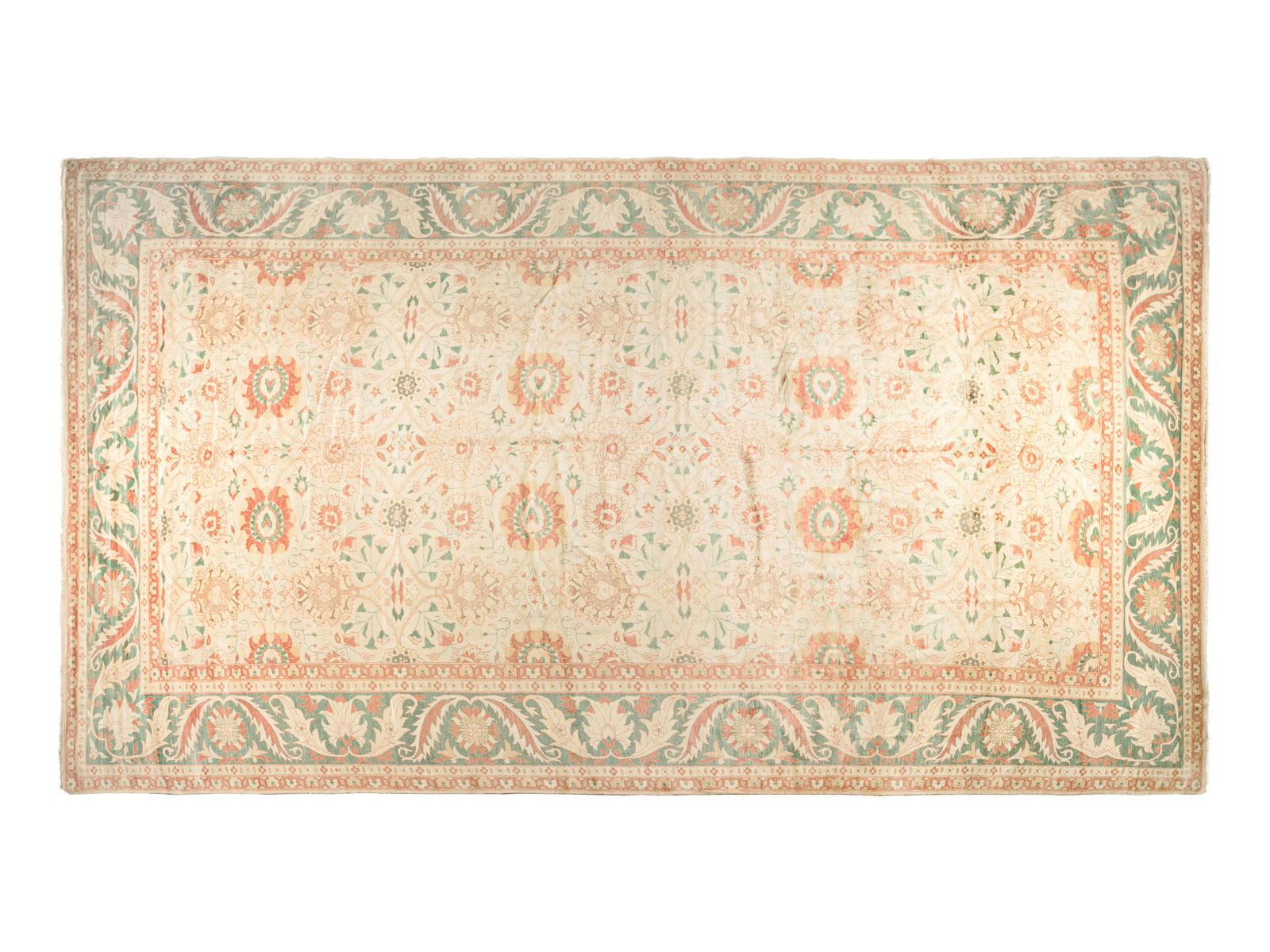 A Sultanabad Style Wool Rug (1 of 1)