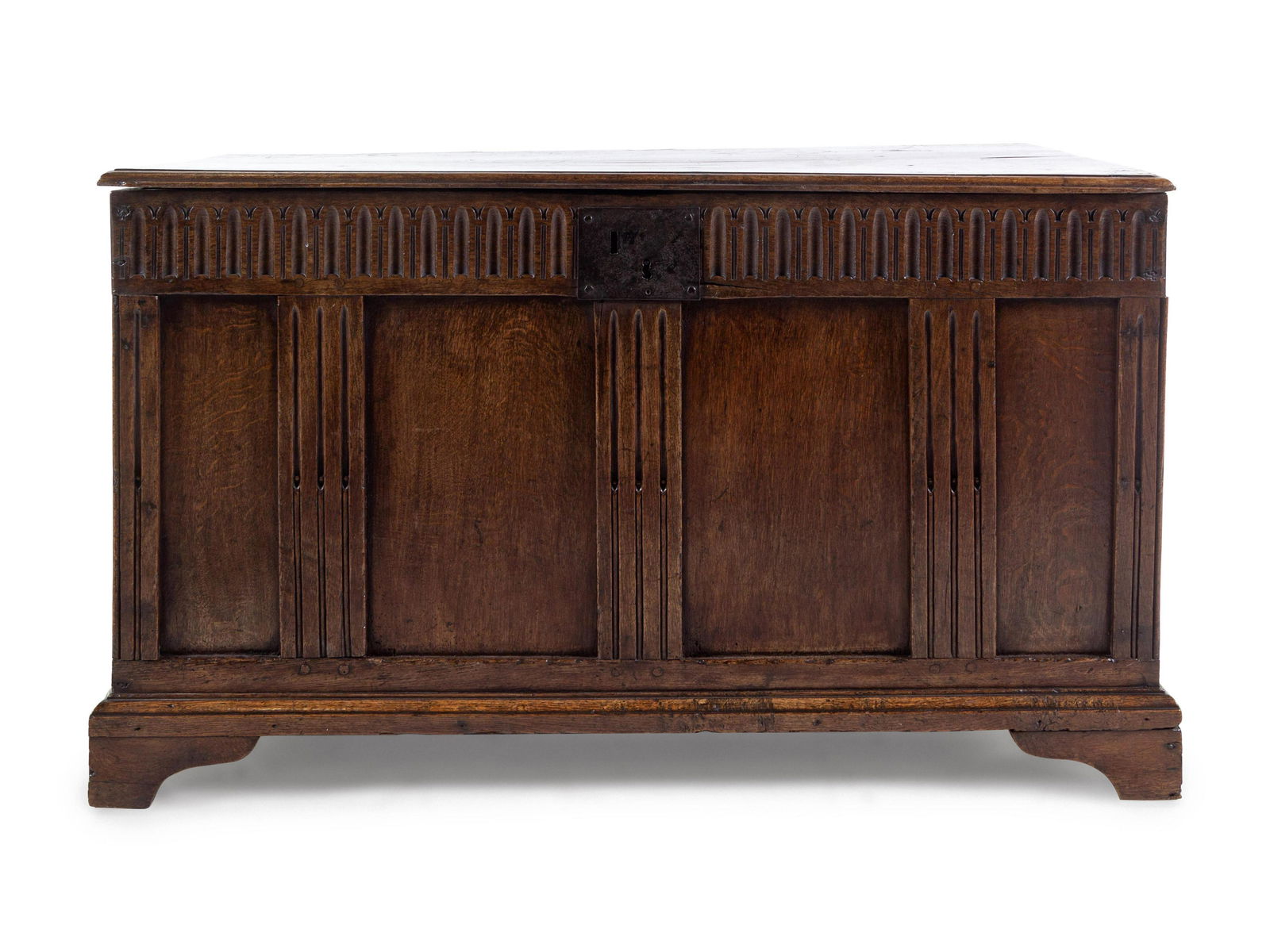A Continental Oak Blanket Chest (1 of 2)