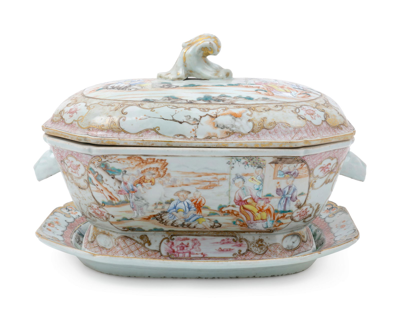 A Chinese Export Famille Rose Porcelain Covered Tureen (1 of 4)