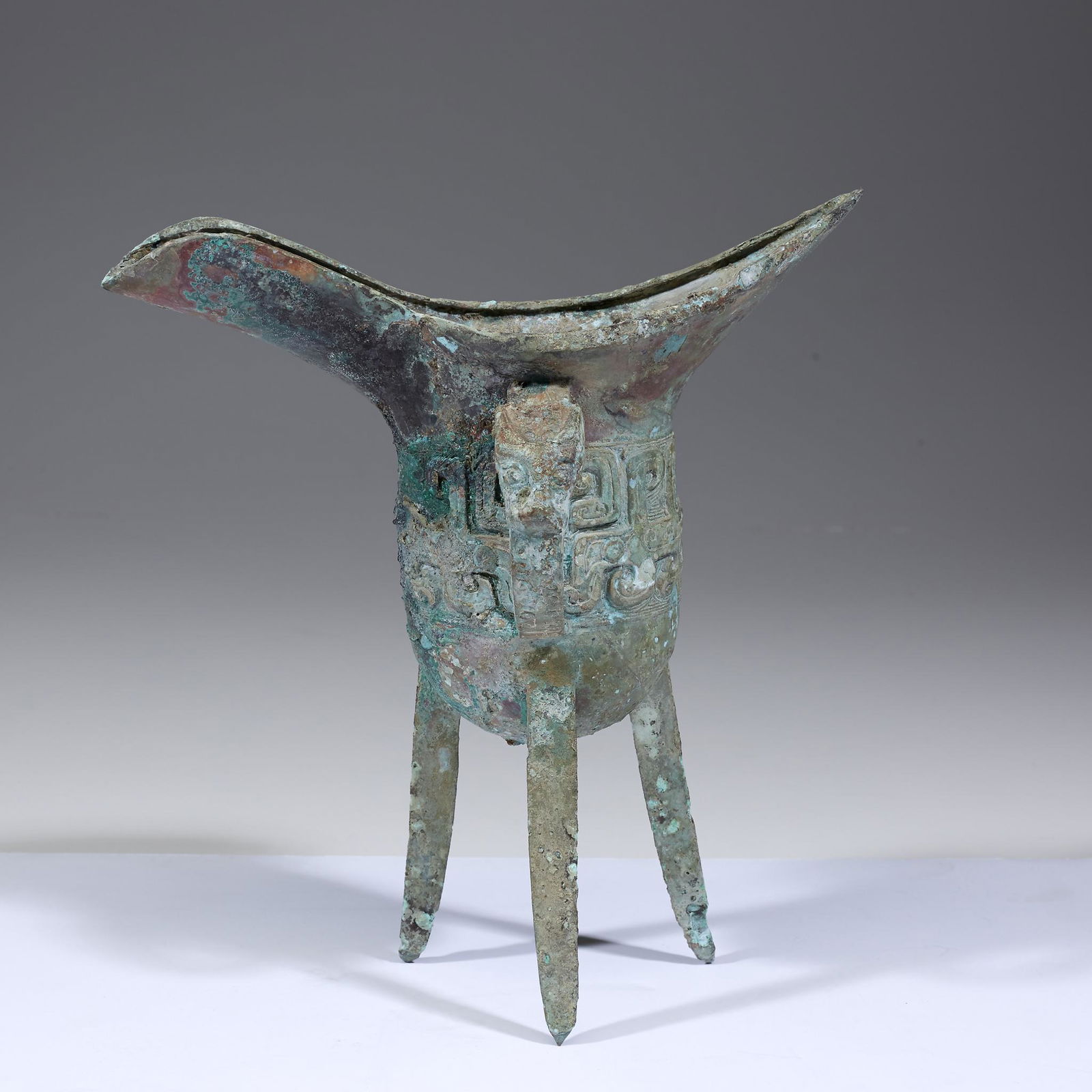 A Chinese bronze archaistic jue vessel, (1 of 1)