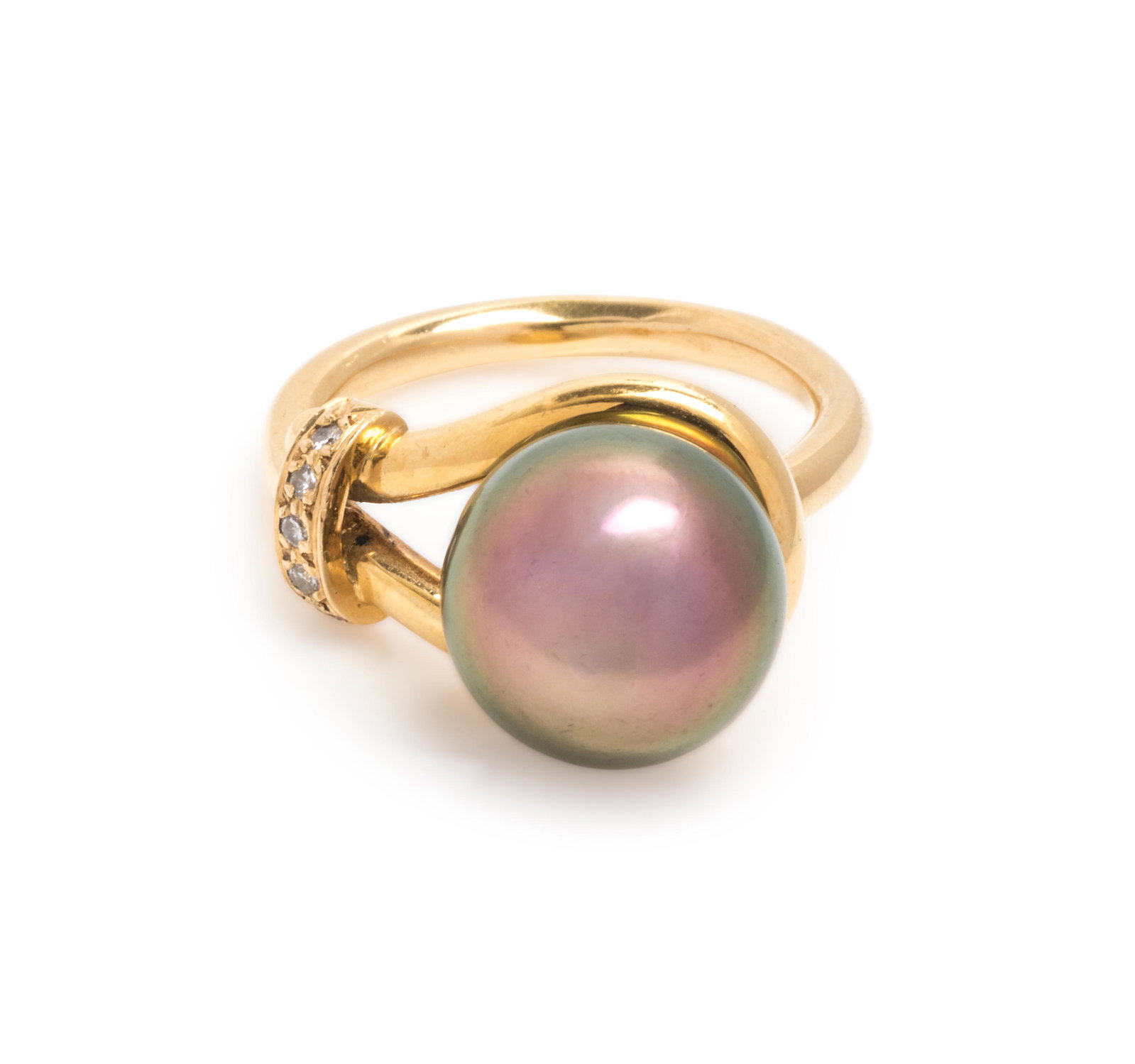 CULTURED PEARL AND DIAMOND RING: CULTURED PEARL AND DIAMOND RING Containing one black pearl measuring approximately 11.10 mm in diameter and five round brilliant cut diamonds. Mounted in yellow gold. 4.85 dwt.