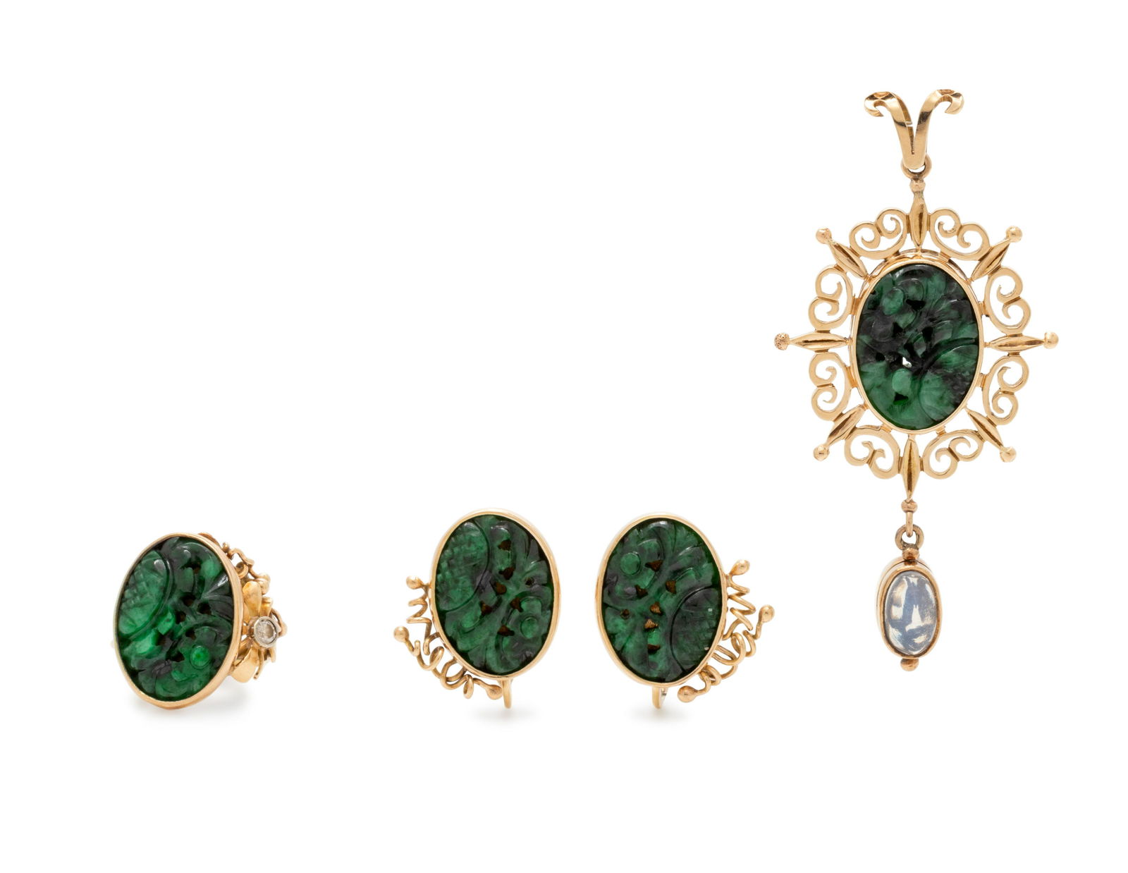 COLLECTION OF GOLD AND JADE JEWELRY: COLLECTION OF GOLD AND JADE JEWELRY Consisting of a pendant containing one oval pierced and carved jade plaque and one oval shape cabochon cut moonstone, a ring containing one pierced and carved jade