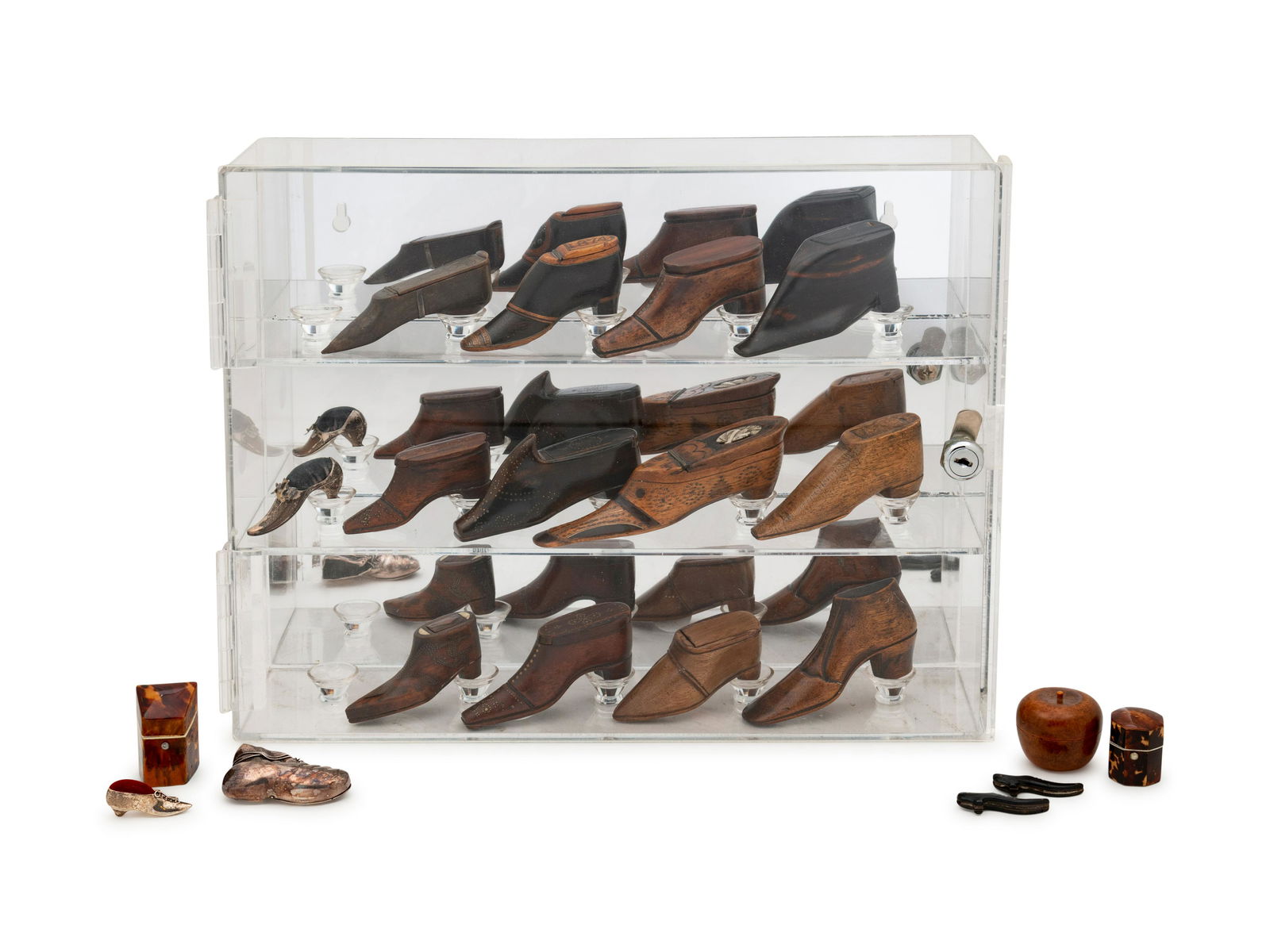 A Group of Victorian Shoe Form Snuff Boxes (1 of 3)