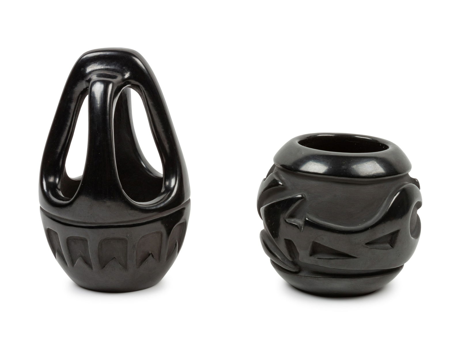 Santa Clara Pottery largest height 7.5 x diameter 4.5 (1 of 2)