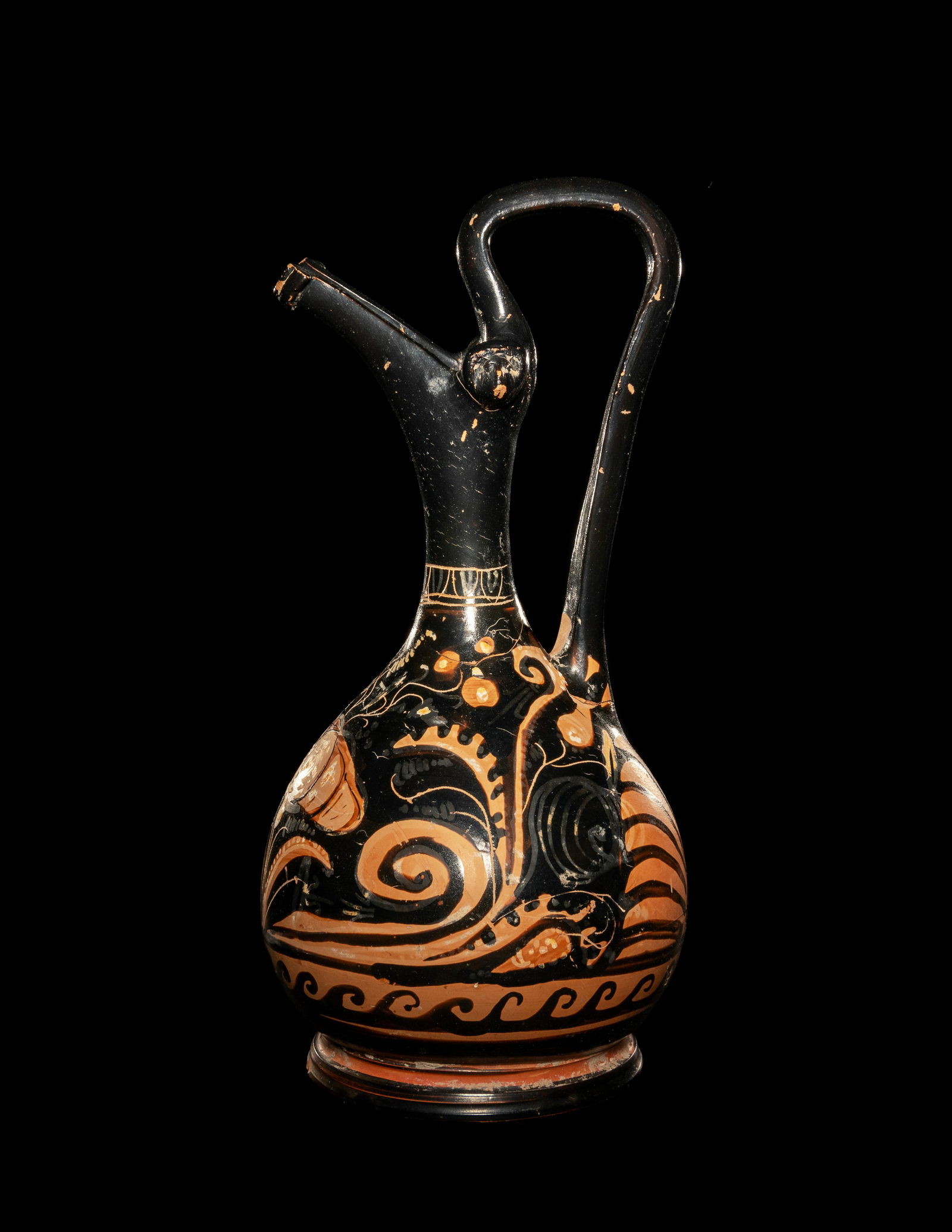 An Apulian Red-Figured Epichysis (1 of 4)