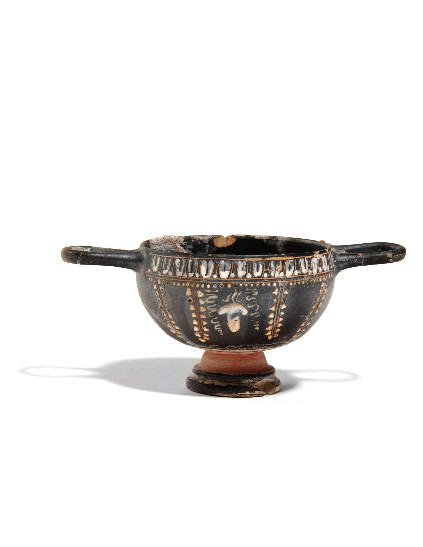 An Apulian Gnathian-Ware Skyphos Width over handles 6 (1 of 3)