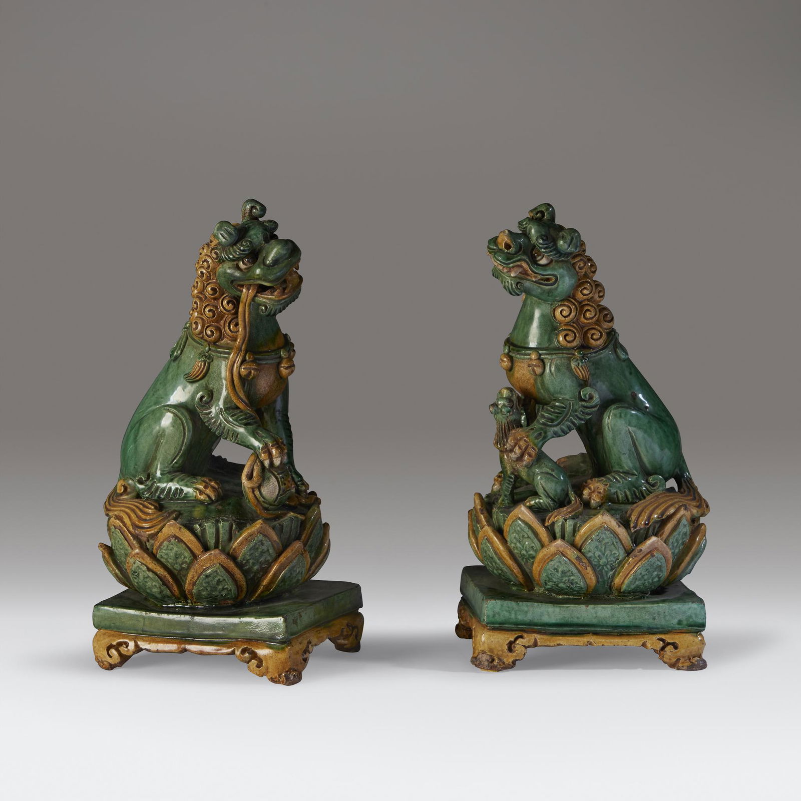 A pair of Chinese sancai-glazed tileworks figures of (1 of 2)