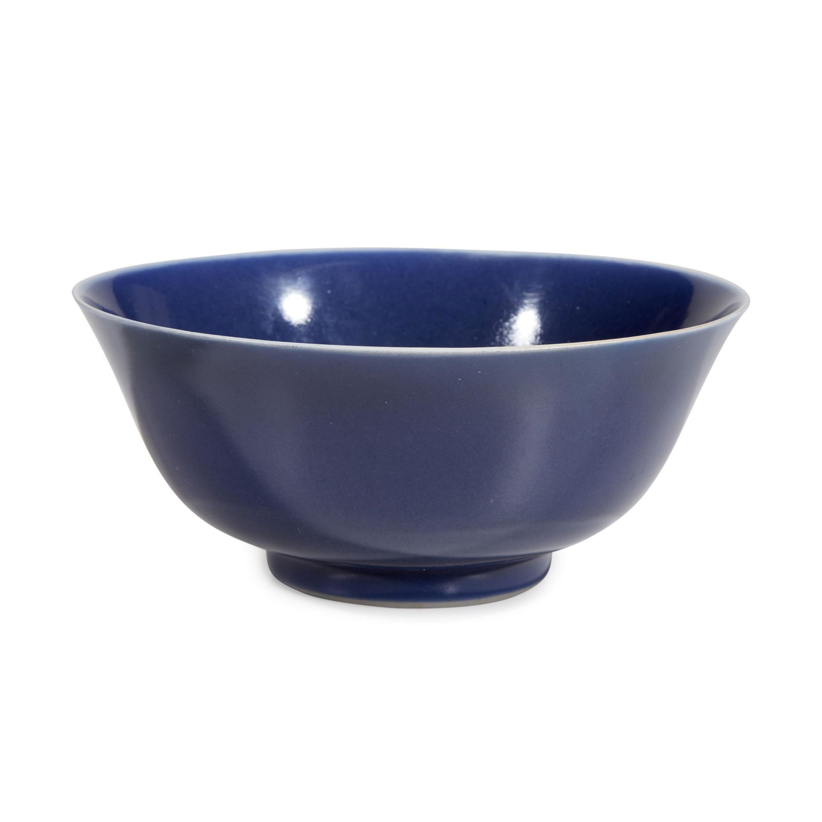 A Chinese blue-glazed porcelain bowl, Daoguang (1 of 2)