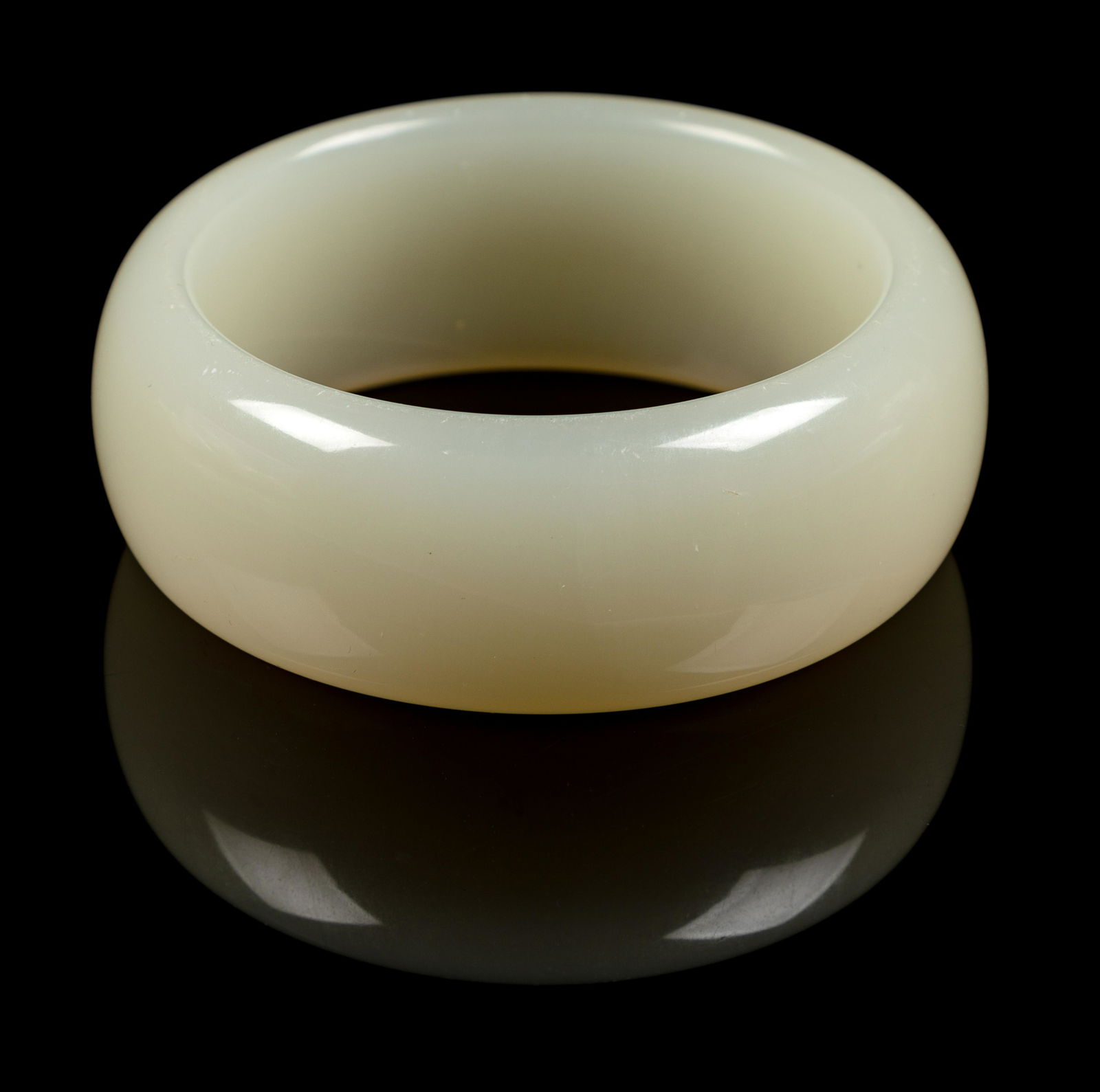 A Chinese White Hardstone Bangle Interior: 6 diam (1 of 1)