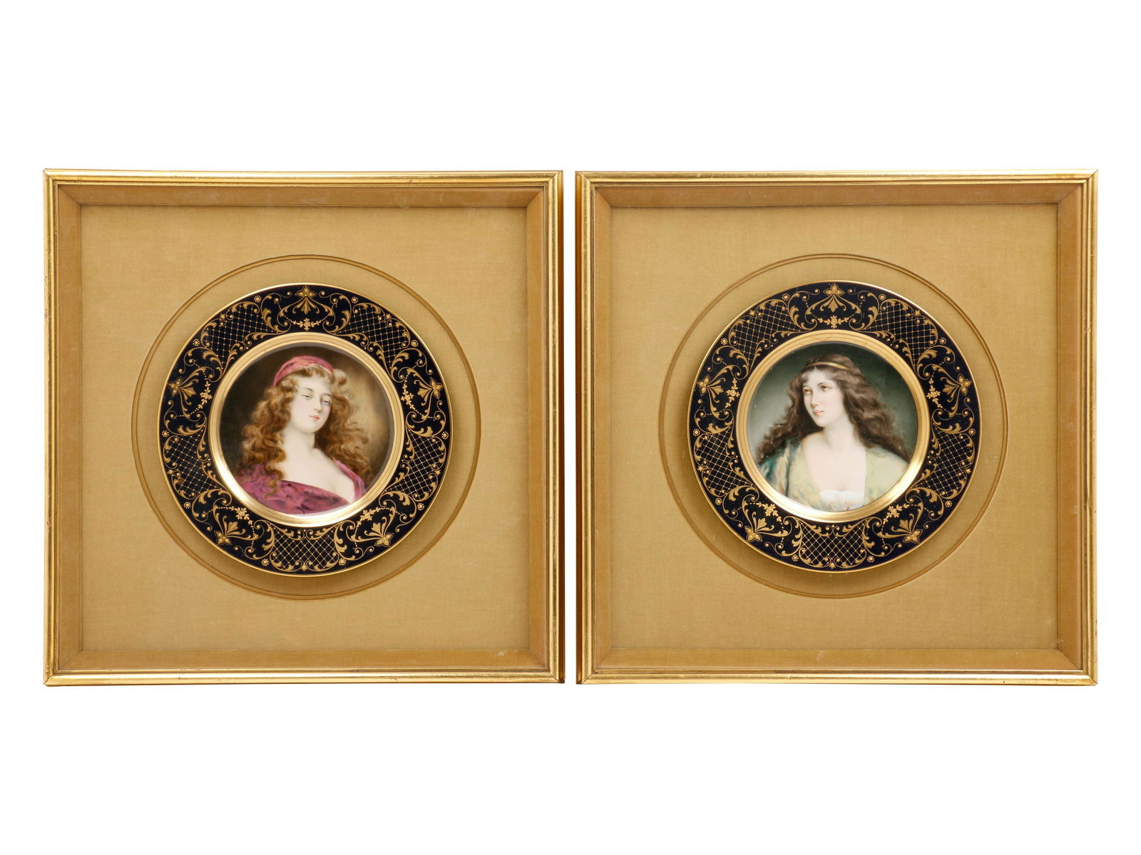 A Pair of Hutschenreuther Portrait Plates (1 of 2)