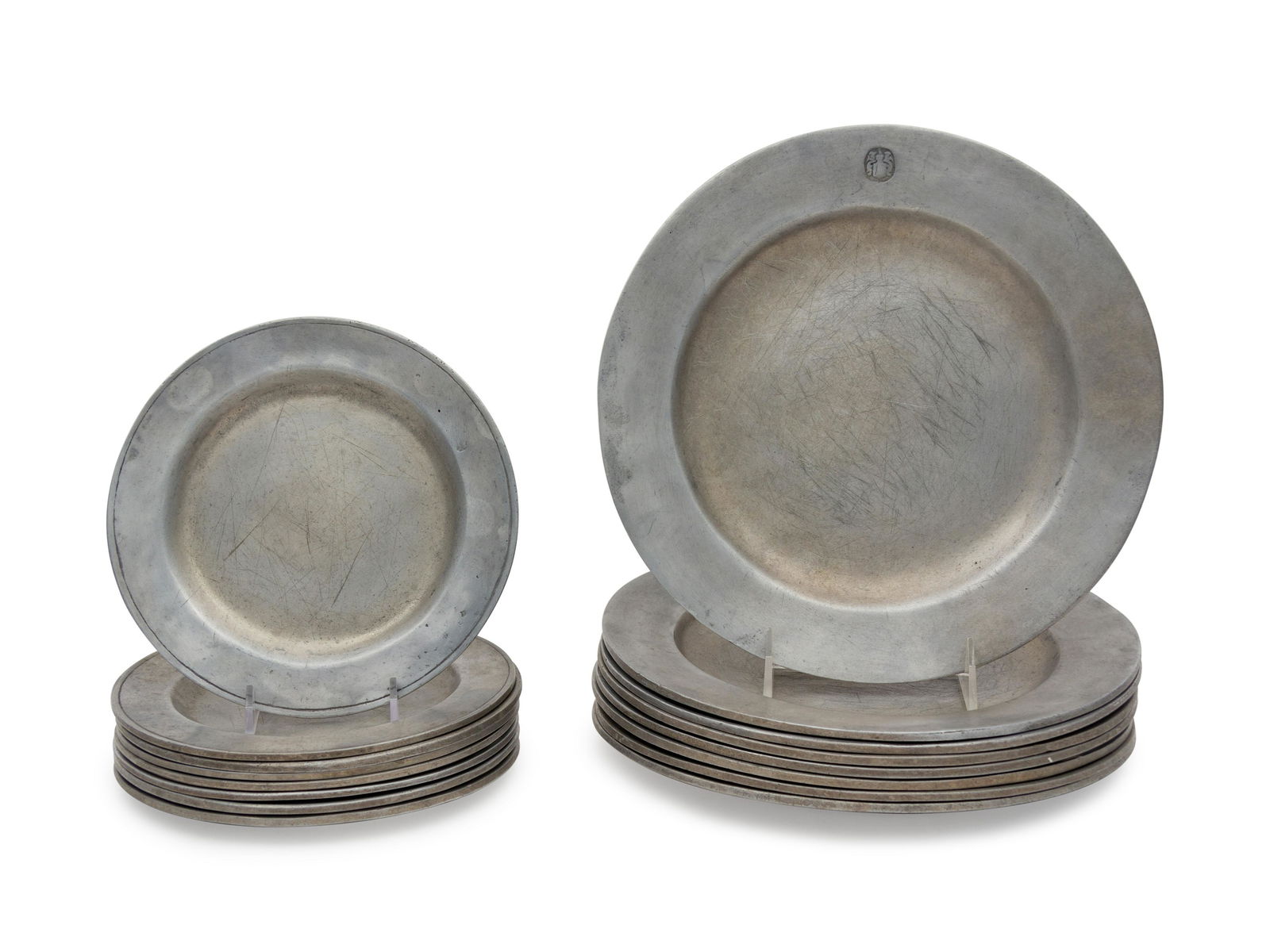 Sixteen Wilton Armetale Pewter Plates (1 of 1)