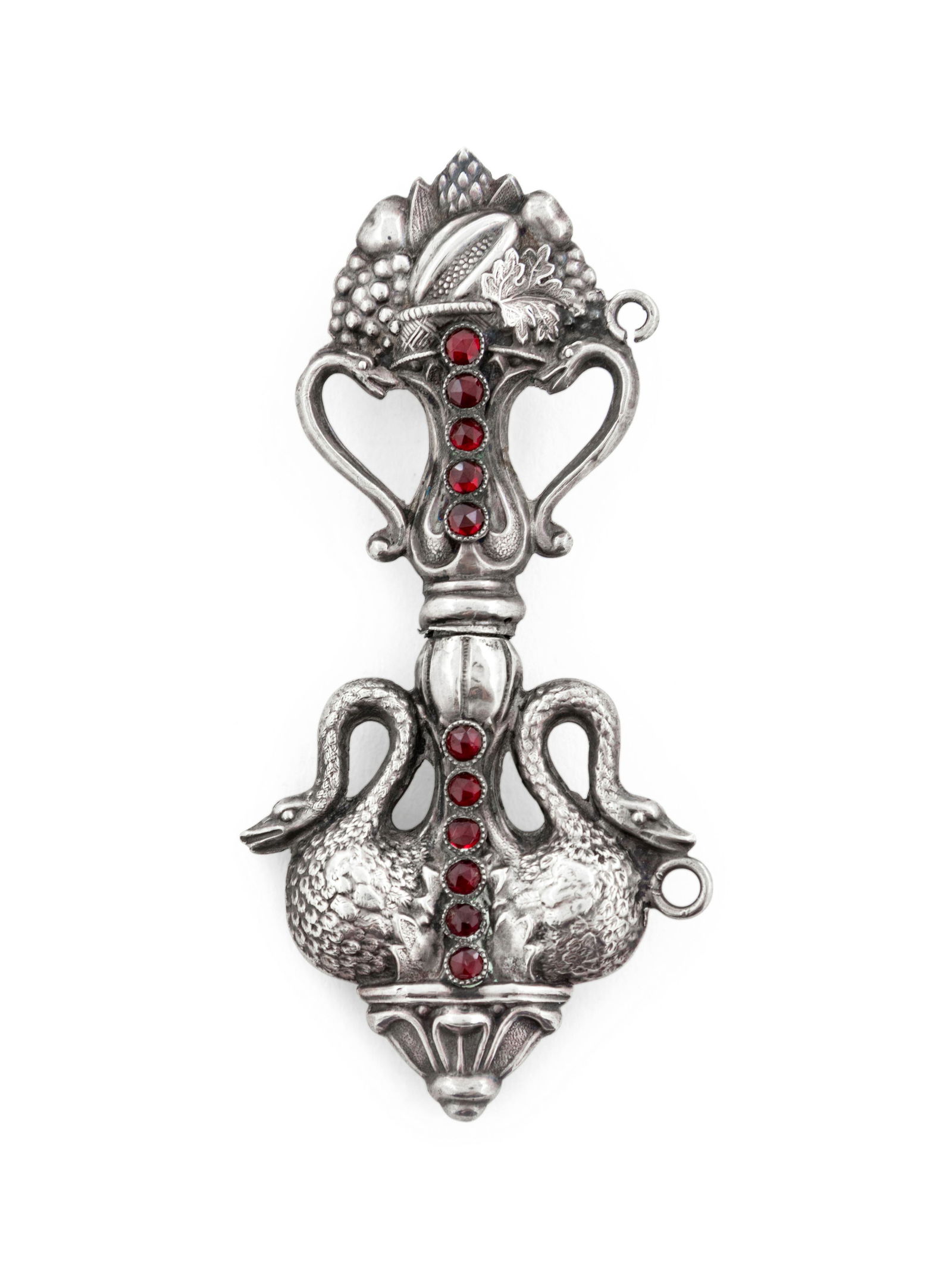 A Continental Garnet-Mounted Silver Needle Case (1 of 3)
