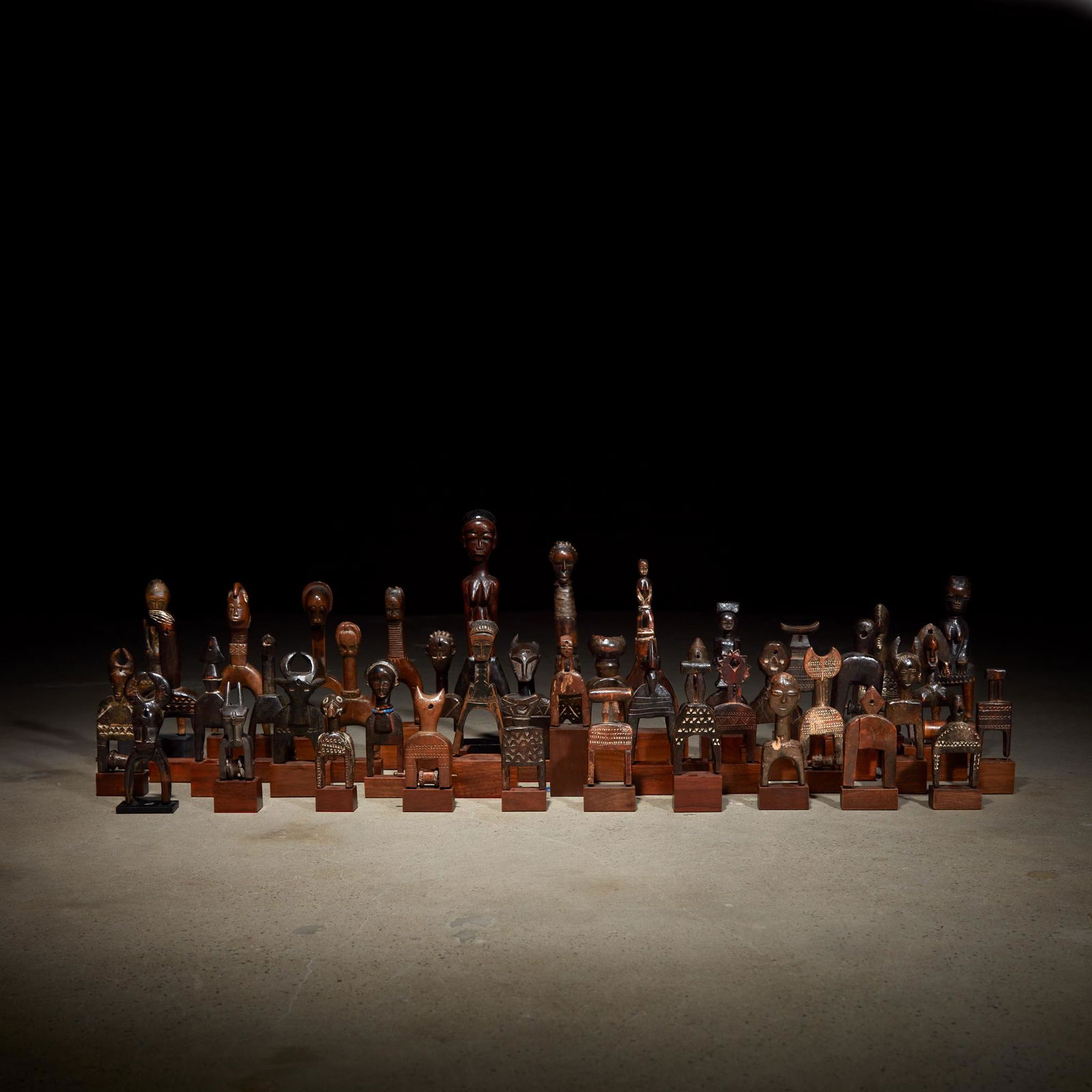 A large collection of heddle pulleys, Côte d'Ivoire (1 of 2)