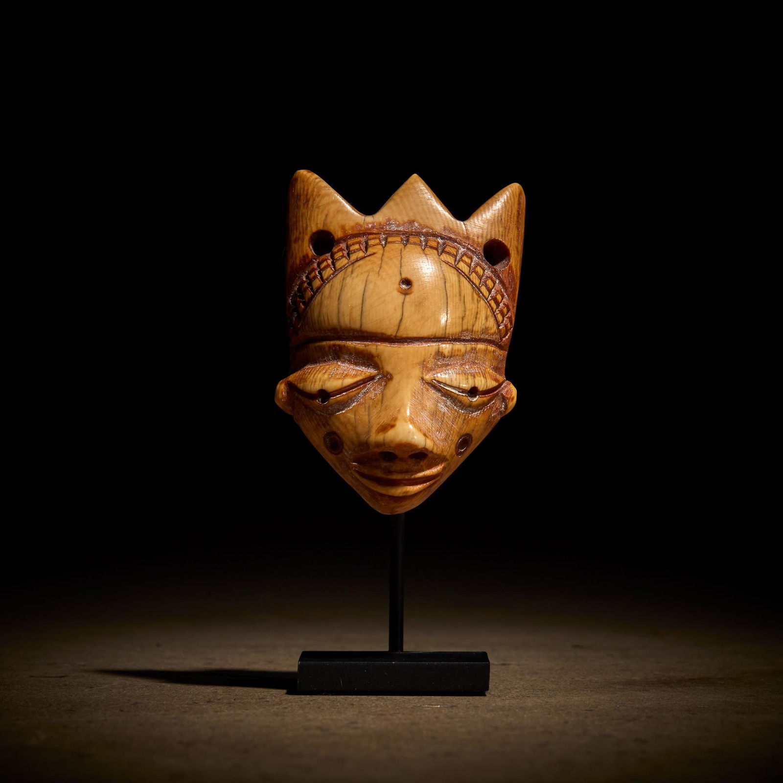 A Pende pendant, ikhoko, Democratic Republic of Congo (1 of 2)