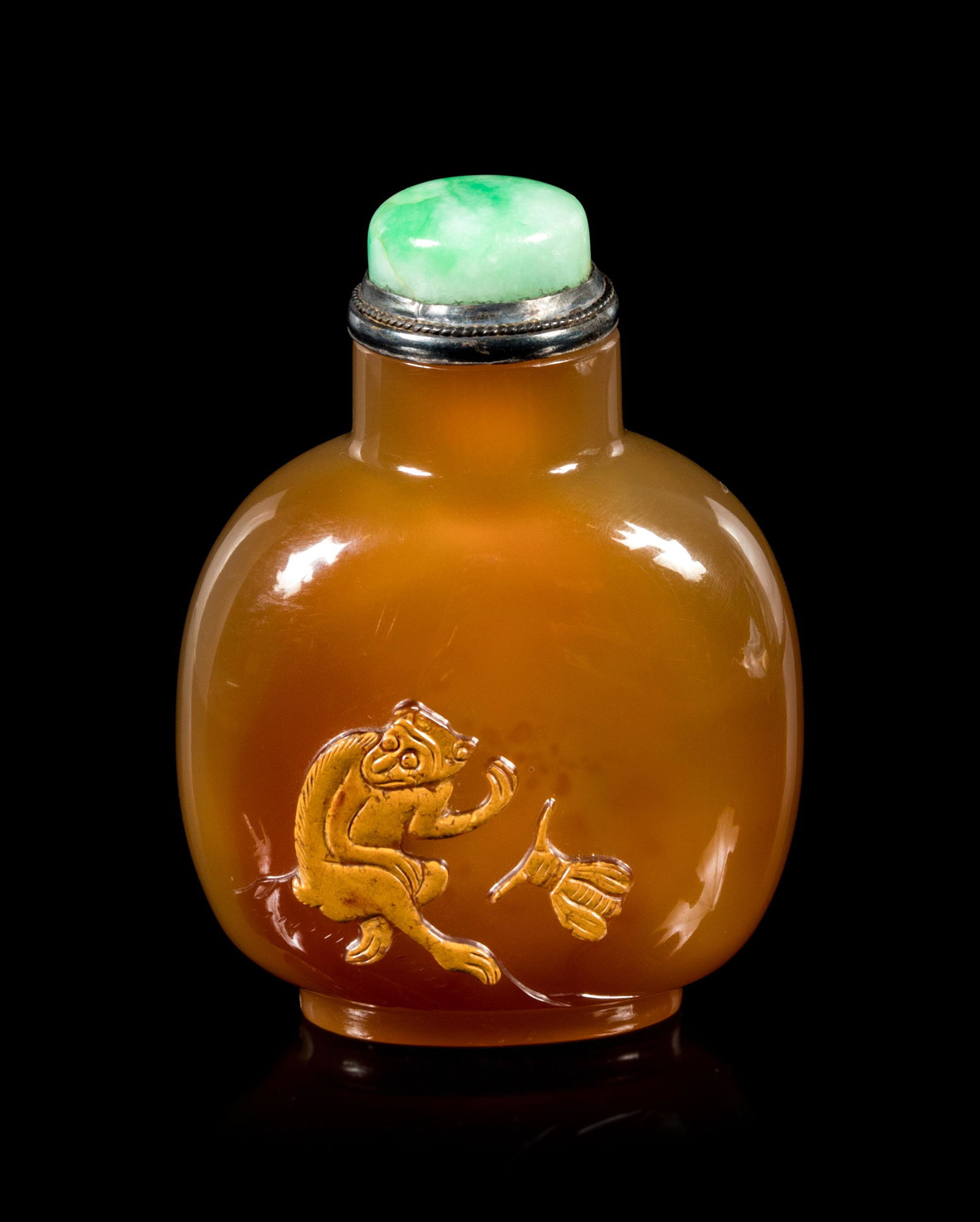 A Carved Agate Snuff Bottle (1 of 3)