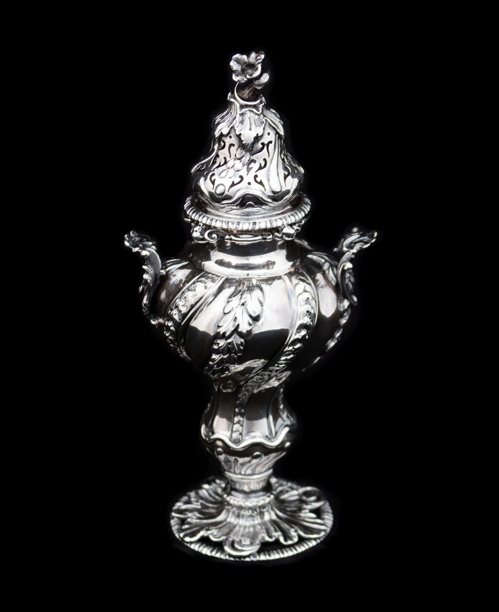 An Edwardian Silver Caster    Height 7 3/4 inches. (1 of 1)