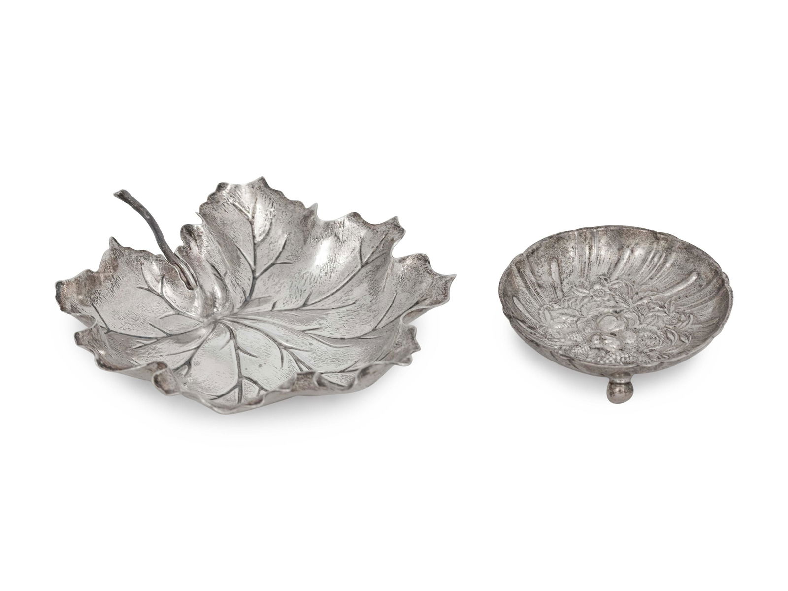 A Buccelatti Small Dish and A Leaf-Form Dish    (1 of 2)
