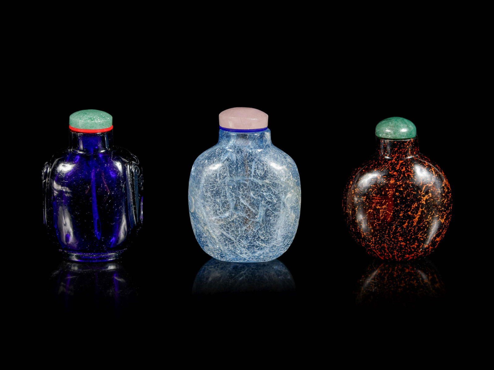 Three Chinese Glass Snuff Bottles (1 of 4)