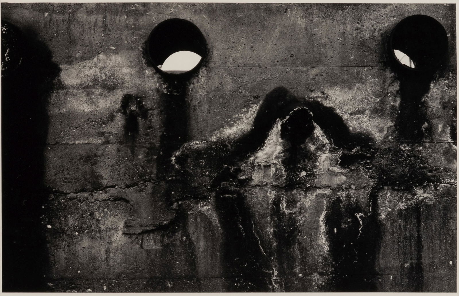 Style of Aaron Siskind (20th/21st century) Untitled (1 of 2)