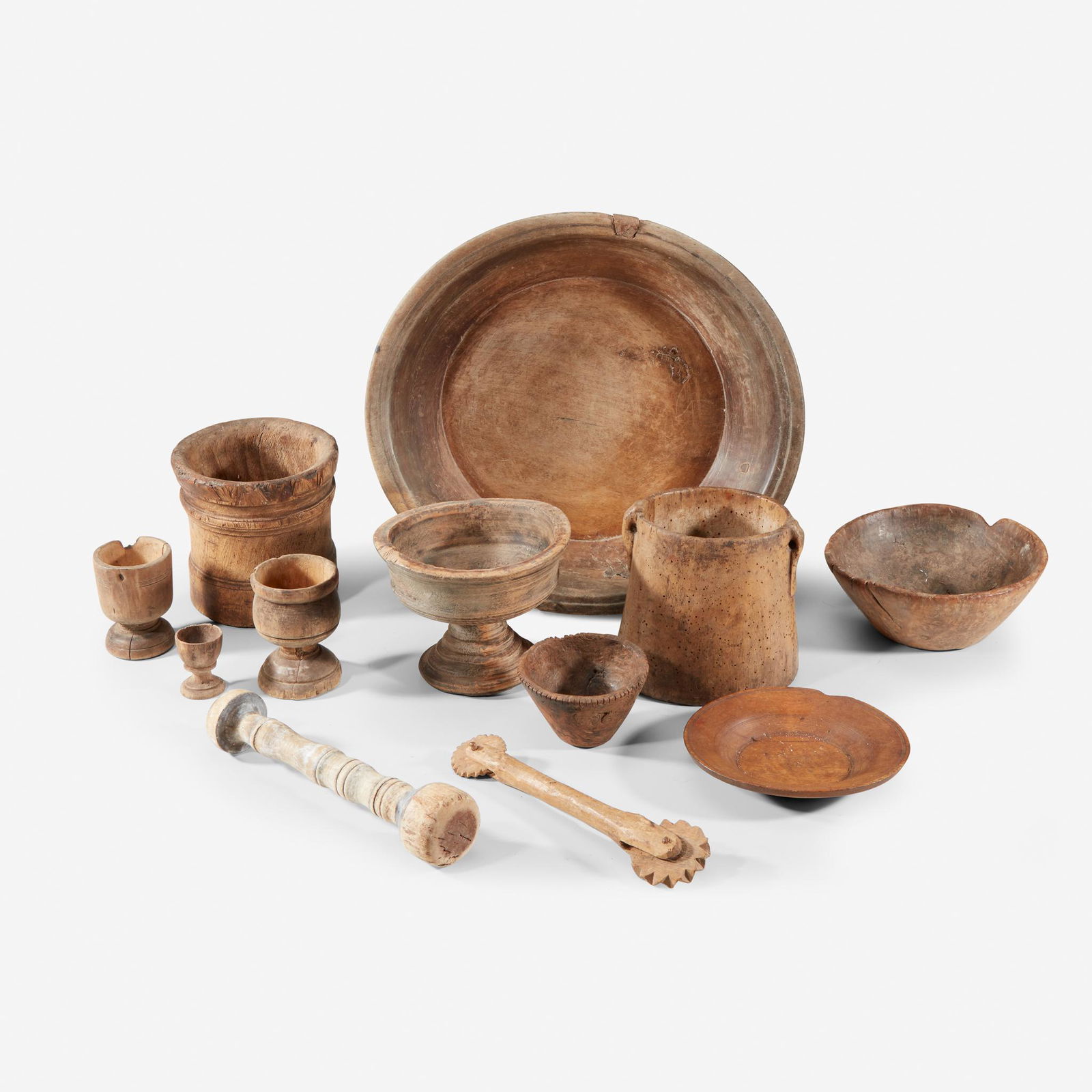 Collection of twelve treenware table items, 18th/19th (1 of 1)