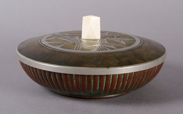 A Tiffany Studios Bronze Bowl, Diameter 8 inches.: A Tiffany Studios Bronze Bowl, numbered 1718, together with an associated mixed metal lid. Diameter 8 inches.
